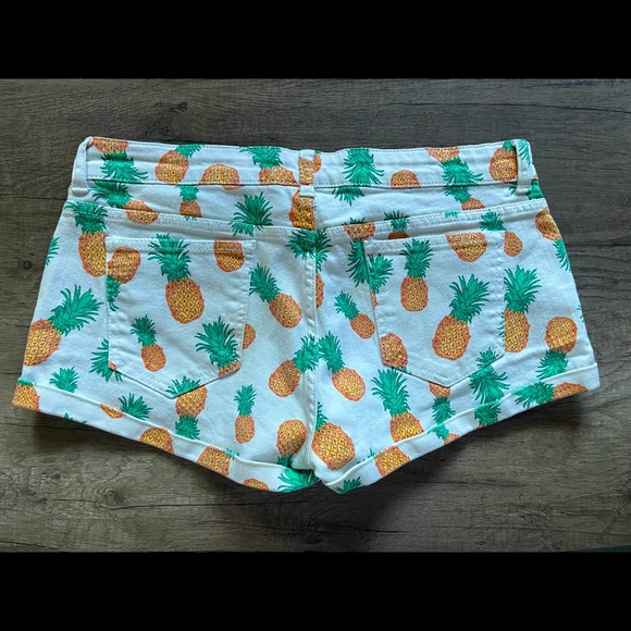 Moto | Topshop Pineapple white denim shorts | size 10 - Picture 2 of 2